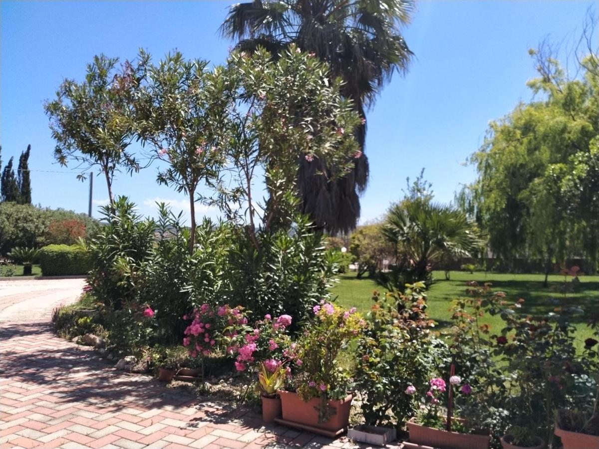 Apartmán Le Rose Olmedo Exteriér fotografie